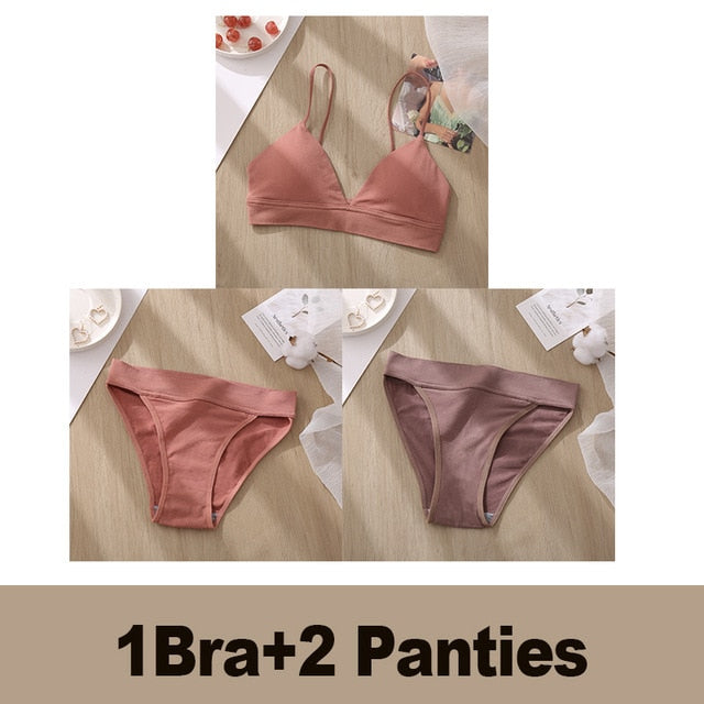 Underwear Set (1 Bra and 2 Panties)