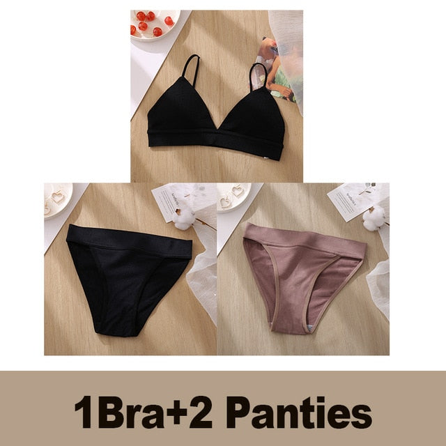 Underwear Set (1 Bra and 2 Panties)